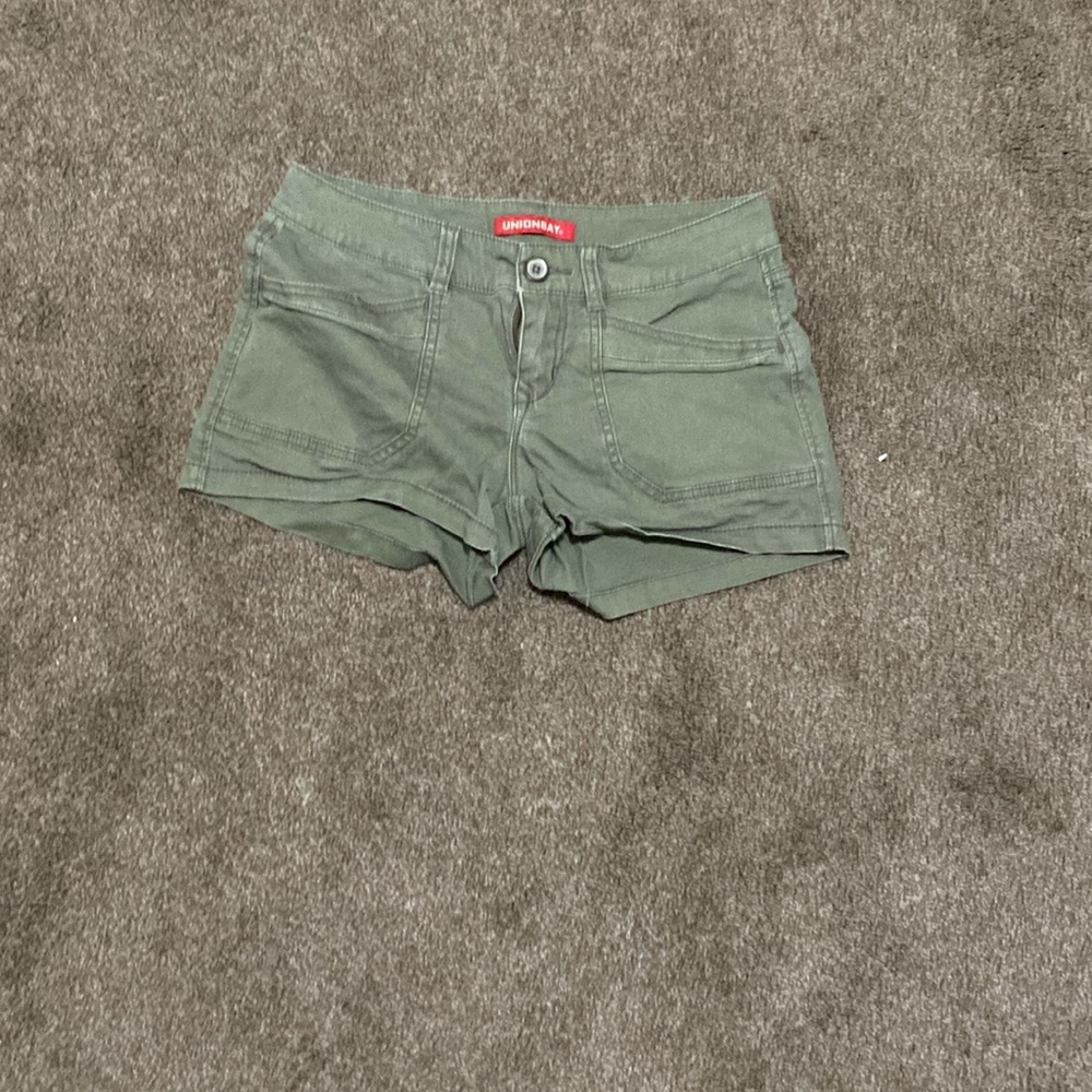 Army green unionbay shorts